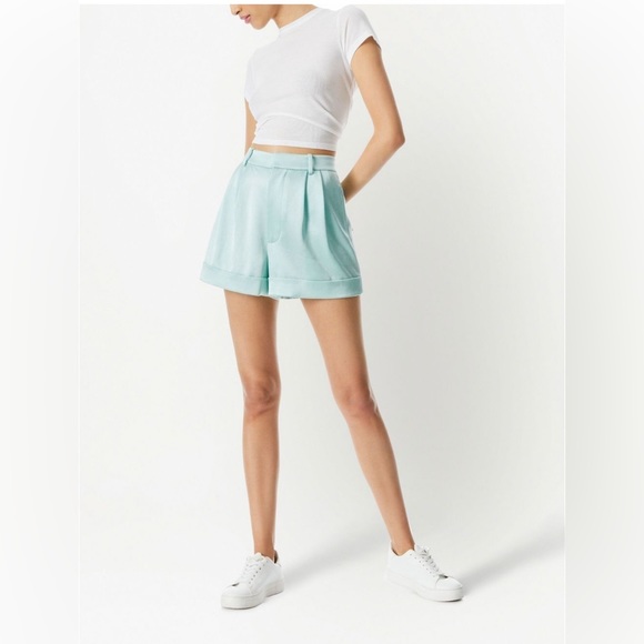 Alice + Olivia pleated Conroy tailored shorts - Picture 2 of 6